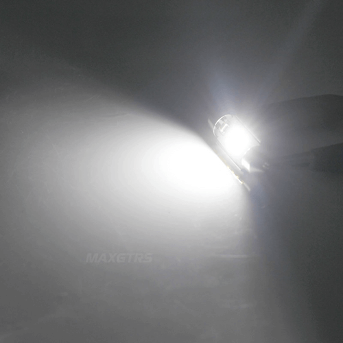 This is an LED car license plate light effect diagram FESTOON BULBS